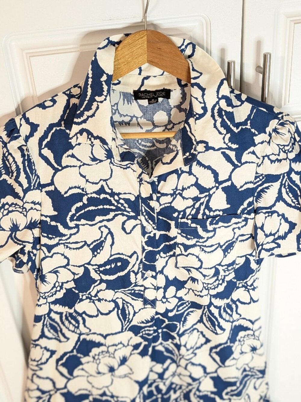 Floral Popover Shift Midi Dress Blue Ivory M Ruffle Hem Rachel Zoe Coastal NWOT - Picture 4 of 12
